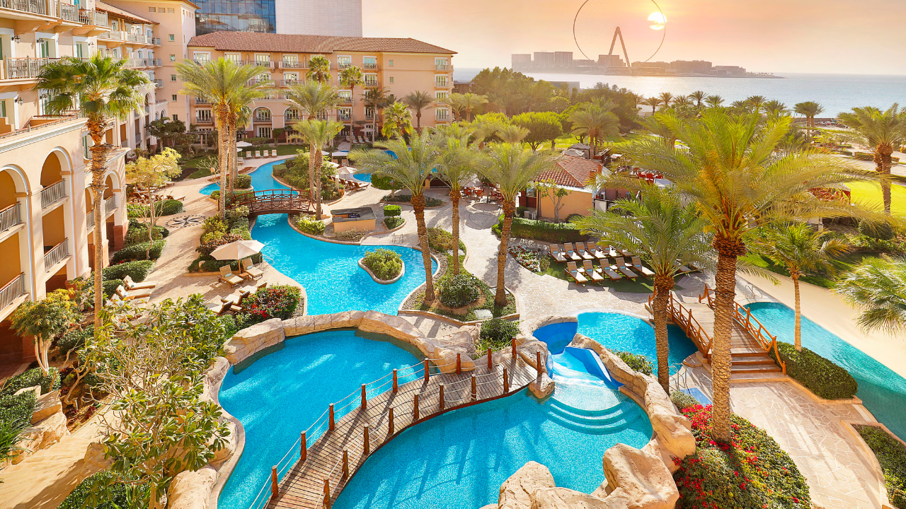 Postcard Perfect: Capturing the Magic of The Ritz-Carlton, Dubai