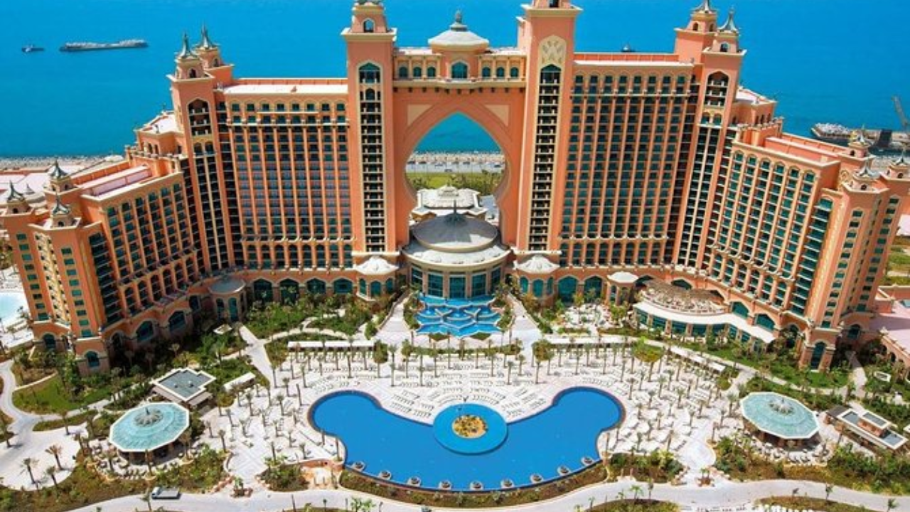 Dubai's Culinary Delights: A Journey Through Flavors