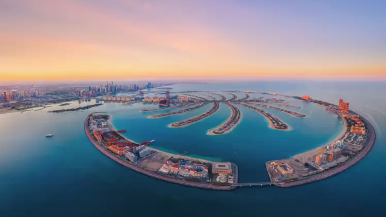 Discovering Dubai's Icon: A Journey to Atlantis, The Palm